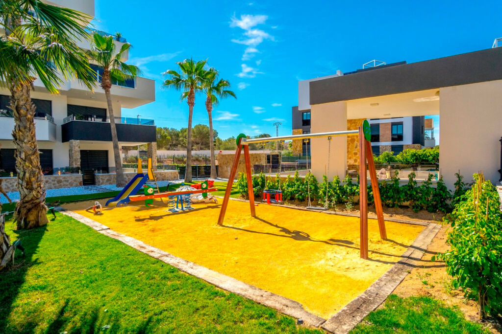 Middle Floor Apartment Los Altos Alicante - image 31