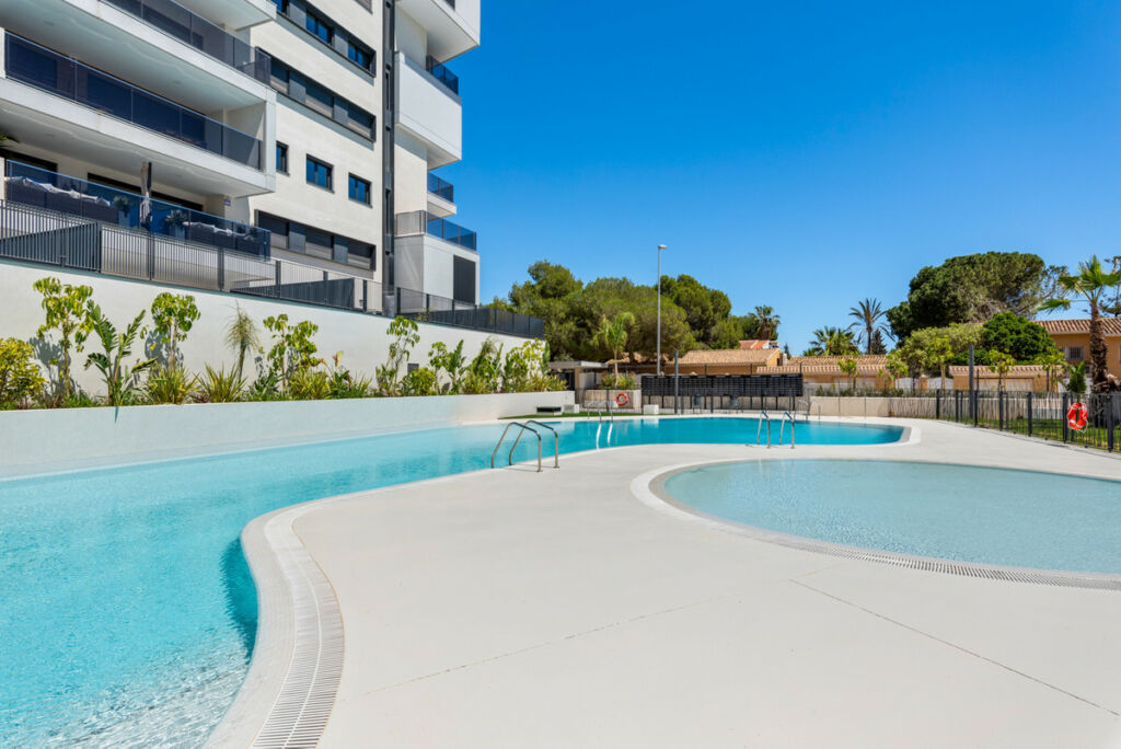 Middle Floor Apartment Campoamor Alicante - image 31