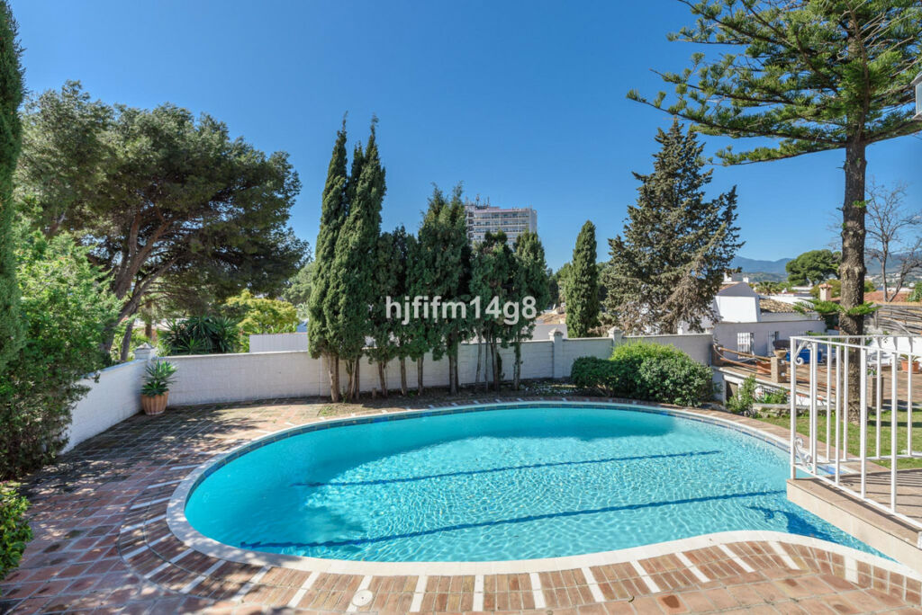 Detached Villa Nueva Andalucía Málaga - image 31