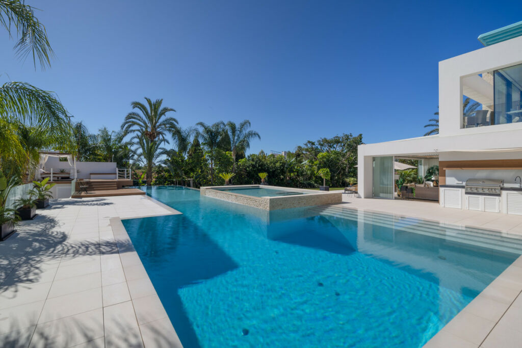 Detached Villa El Paraiso Málaga - image 29