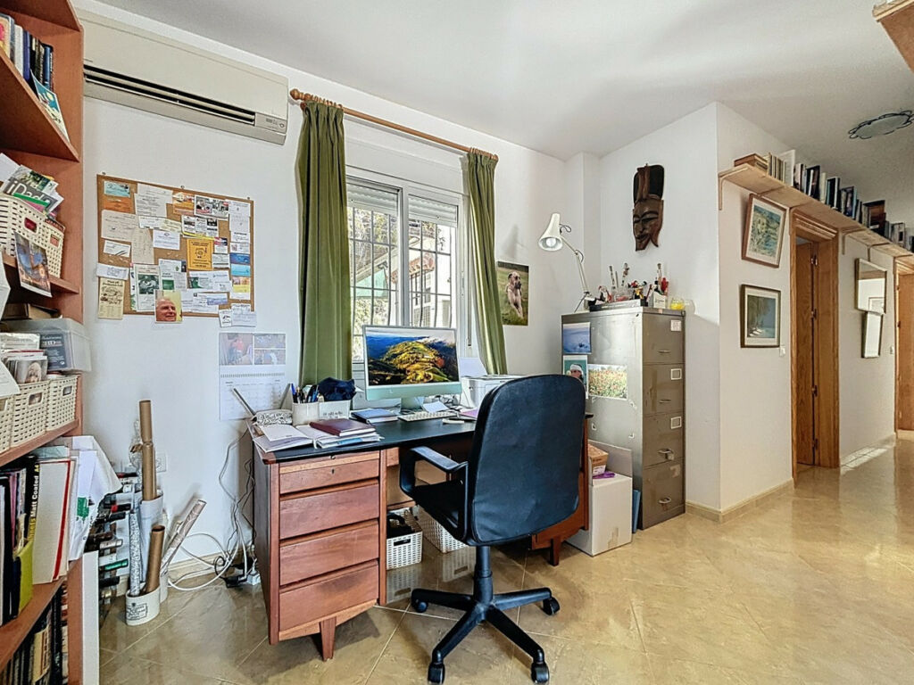 Detached Villa Canillas de Aceituno Málaga - image 31