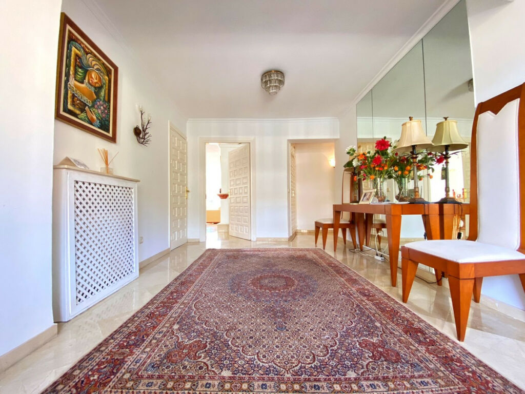 Detached Villa Nagüeles Málaga - image 31