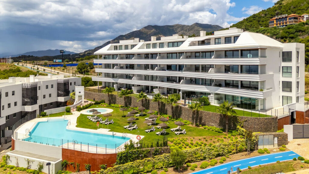 Middle Floor Apartment Fuengirola Málaga - image 32