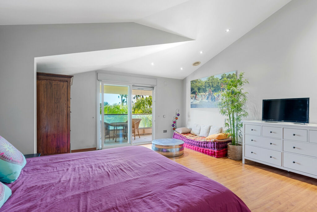 Detached Villa Elche Alicante - image 32