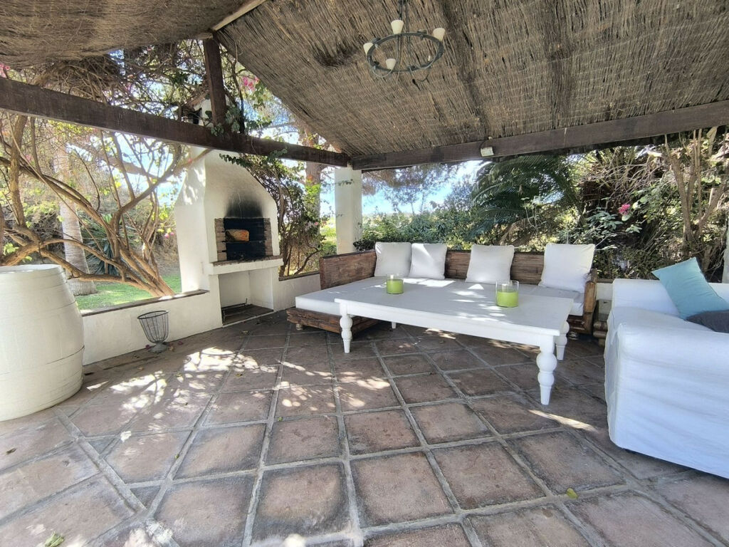 Detached Villa Estepona Málaga - image 32