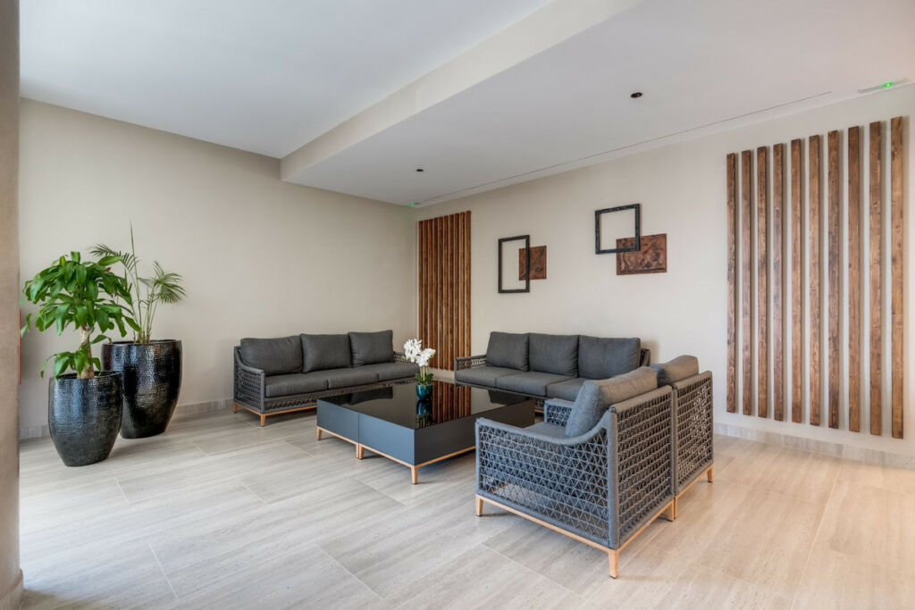 Middle Floor Apartment Nueva Andalucía Málaga - image 32