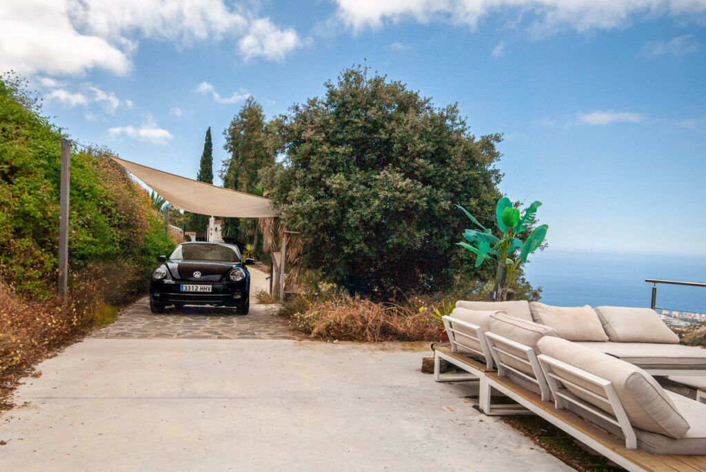 Detached Villa Sayalonga Málaga - image 32