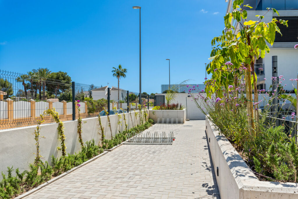 Middle Floor Apartment Campoamor Alicante - image 32