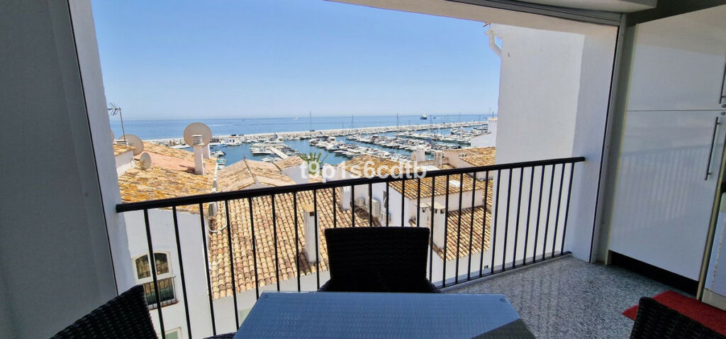 Middle Floor Apartment Puerto Banús Málaga - image 32