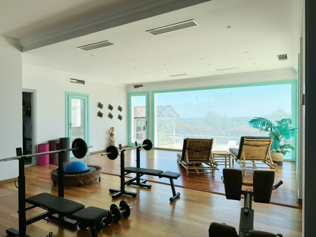 Detached Villa Sotogrande Cádiz - image 32