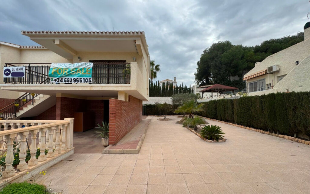 Detached Villa La Zenia Alicante - image 32