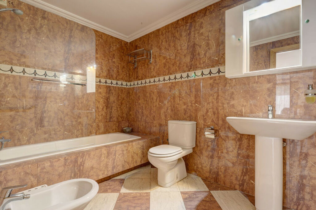 Detached Villa Benahavís Málaga - image 32
