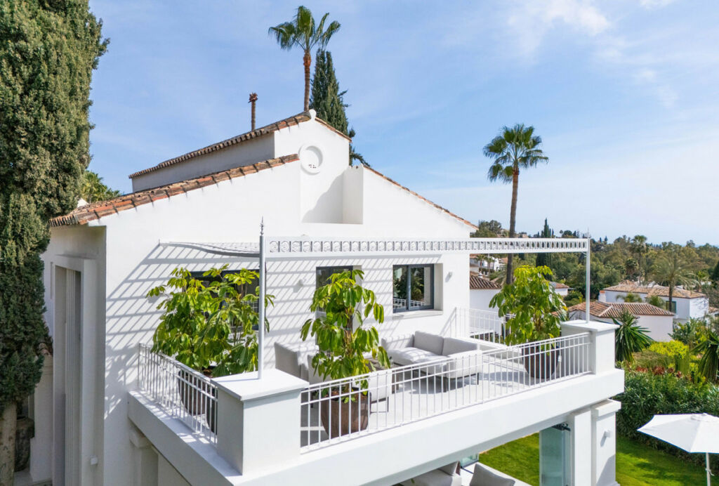 Detached Villa Nueva Andalucía Málaga - image 32