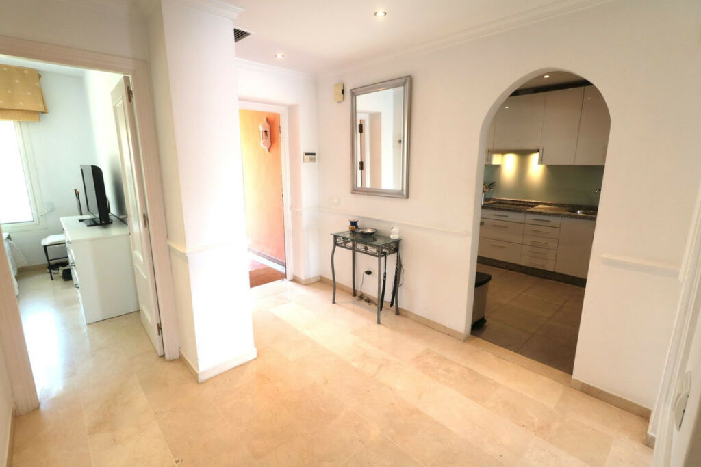 Top Floor Apartment New Golden Mile Málaga - image 32