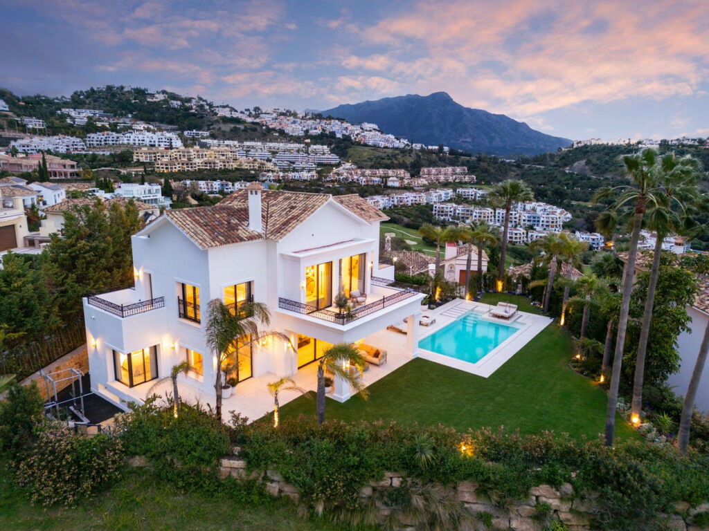Detached Villa Los Arqueros Málaga - image 32