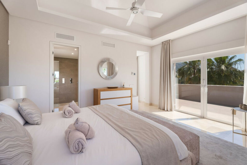 Detached Villa Nueva Andalucía Málaga - image 33