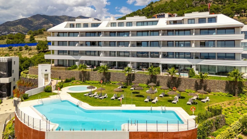 Middle Floor Apartment Fuengirola Málaga - image 33