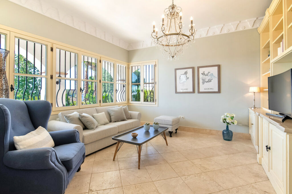 Detached Villa Elviria Málaga - image 33
