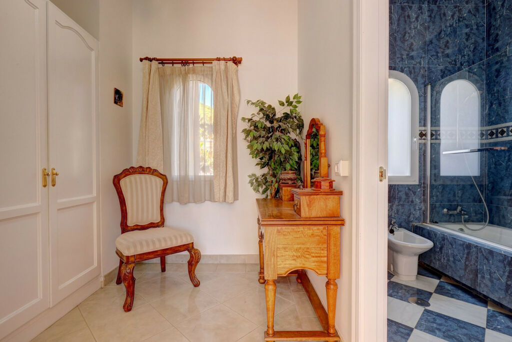 Detached Villa Benahavís Málaga - image 33
