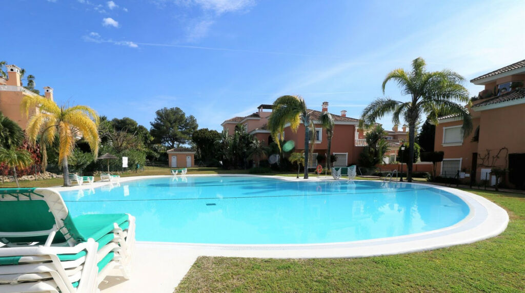 Top Floor Apartment New Golden Mile Málaga - image 33