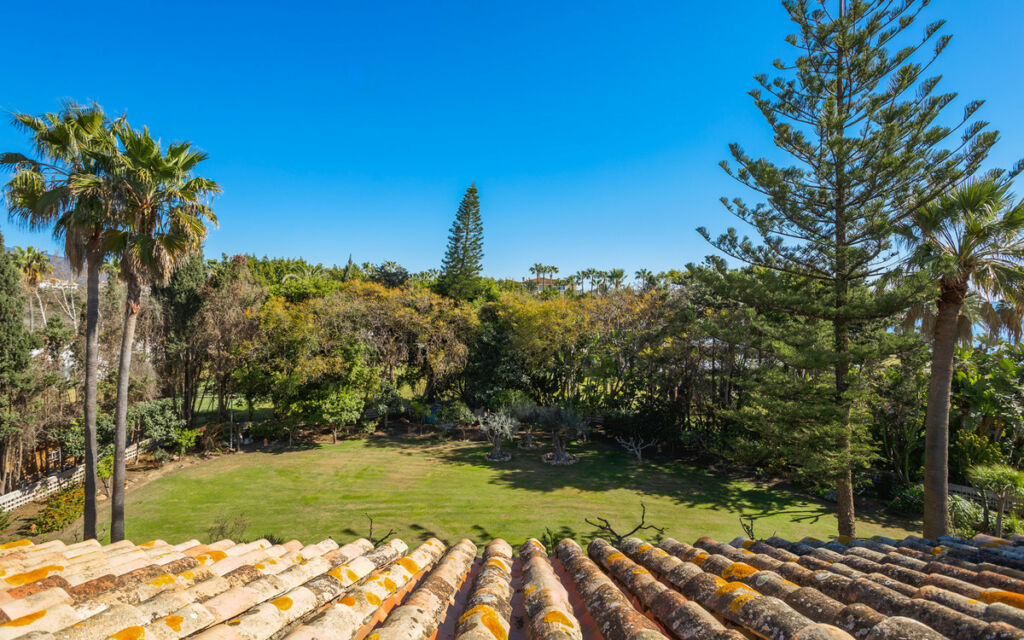 Detached Villa New Golden Mile Málaga - image 33