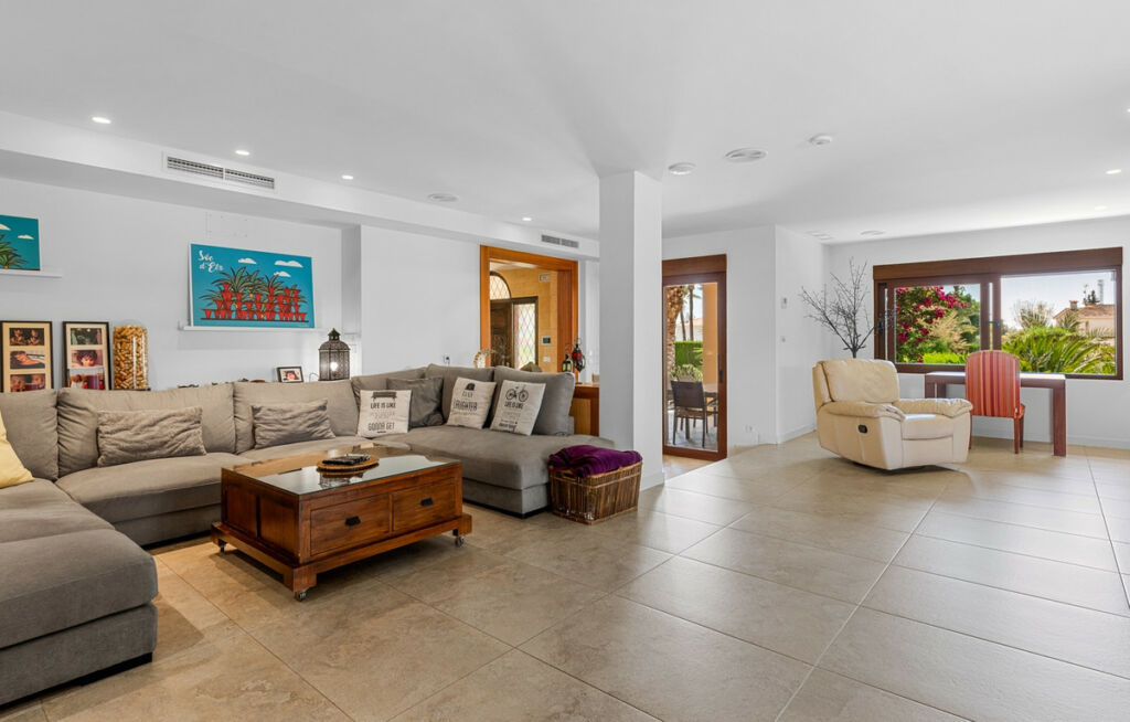 Detached Villa Elche Alicante - image 33