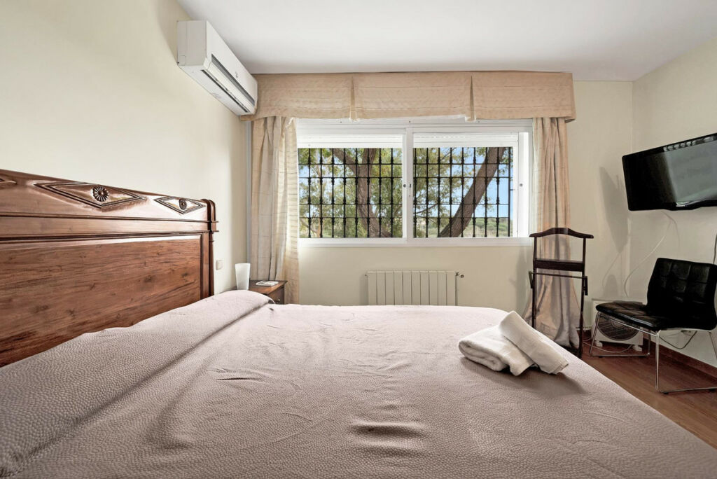 Detached Villa Elviria Málaga - image 33