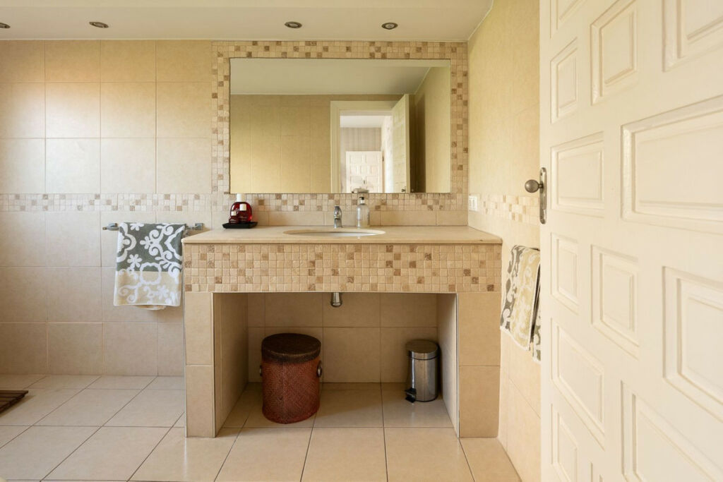 Detached Villa Río Real Málaga - image 34