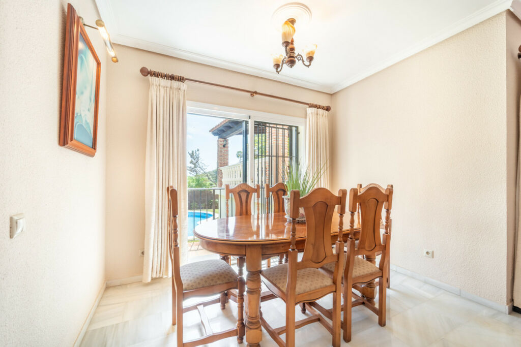 Detached Villa El Rosario Málaga - image 34