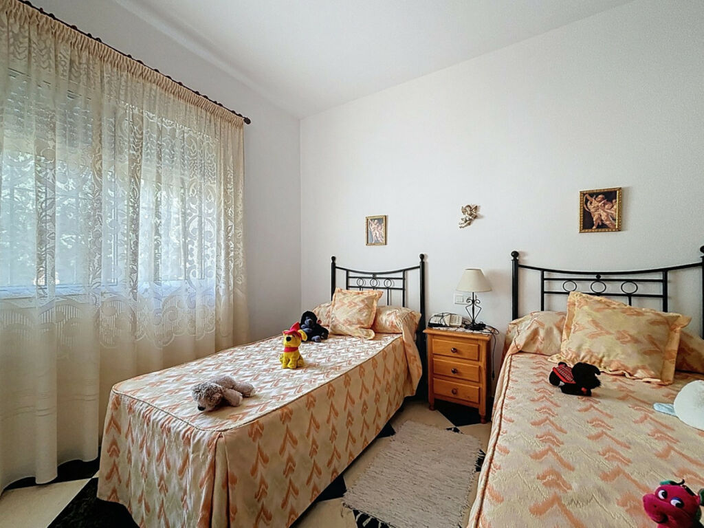 Detached Villa La Viñuela Málaga - image 34
