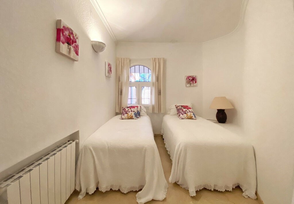 Detached Villa Nagüeles Málaga - image 34