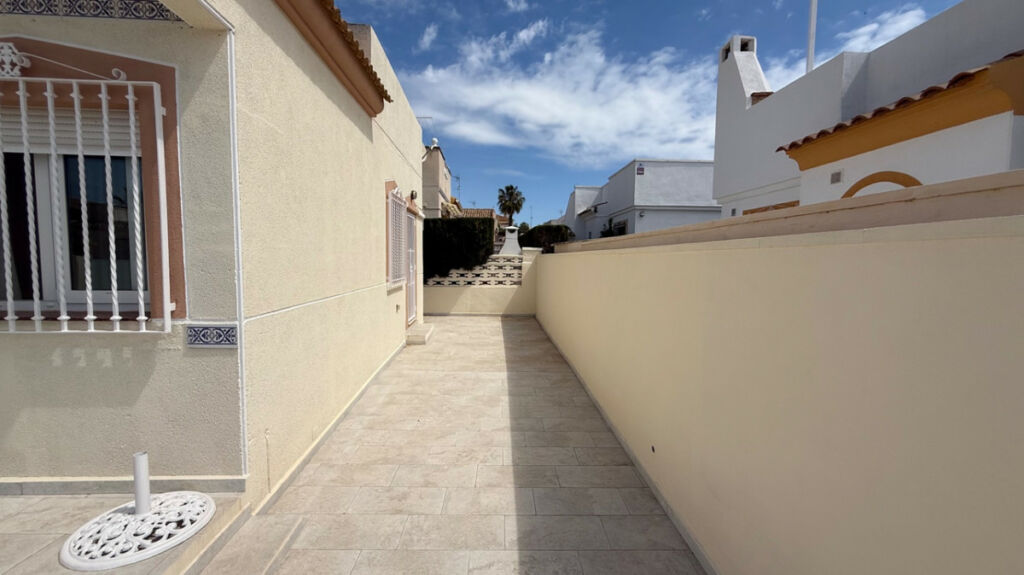 Detached Villa Torrevieja Alicante - image 34