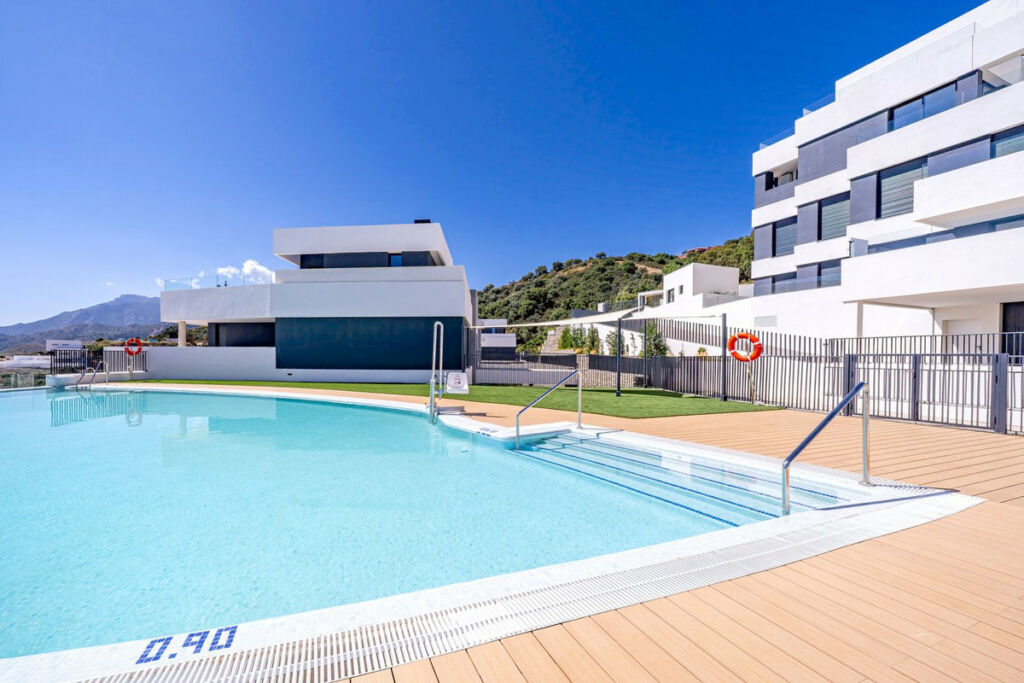 Penthouse Duplex Altos de los Monteros Málaga - image 34