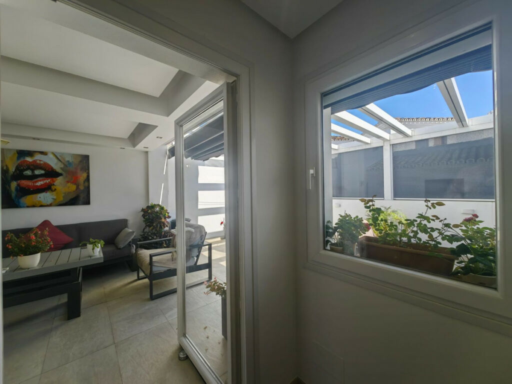 Detached Villa Estepona Málaga - image 34
