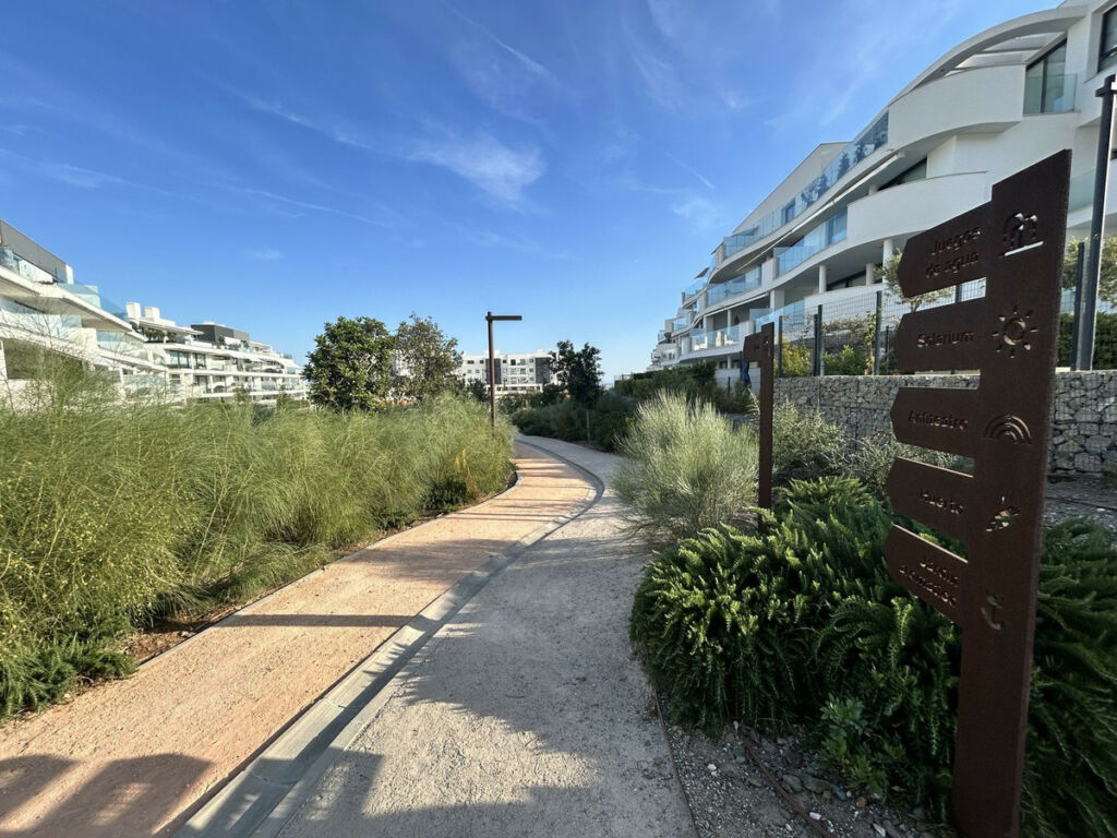 Middle Floor Apartment Higueron Málaga - image 35