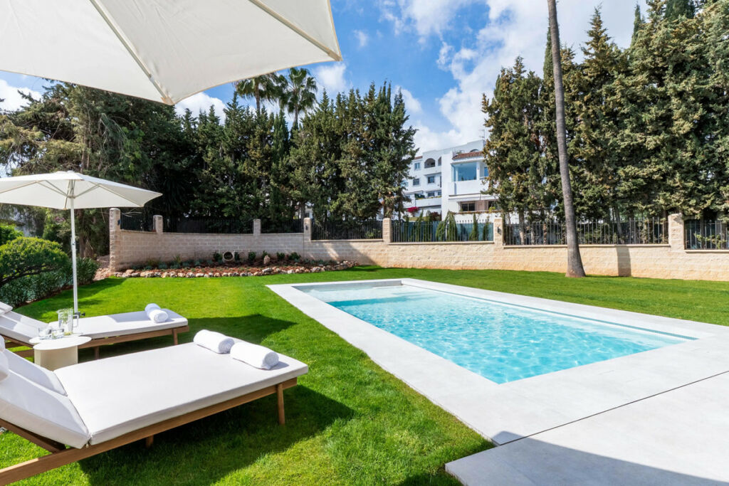 Detached Villa Nueva Andalucía Málaga - image 35