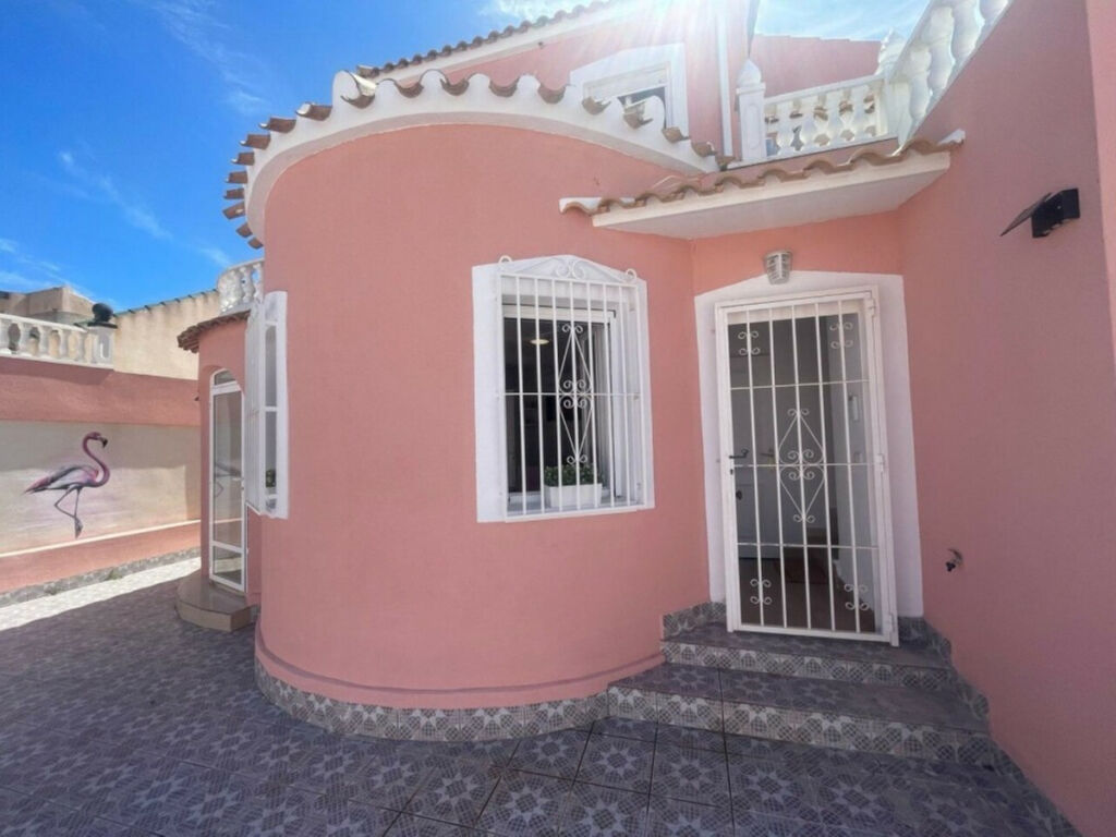 Detached Villa Playa Flamenca Alicante - image 34