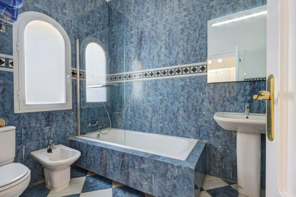 Detached Villa Benahavís Málaga - image 35