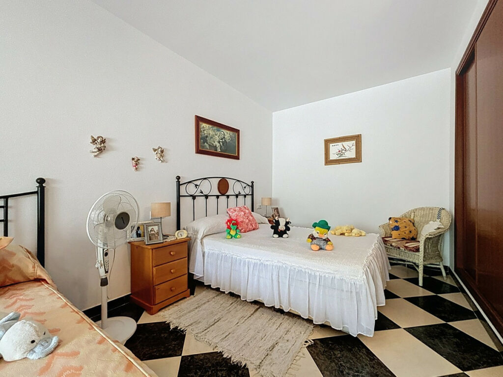 Detached Villa La Viñuela Málaga - image 35