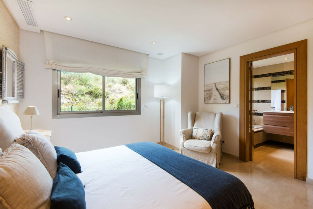 Townhouse Nagüeles Málaga - image 35