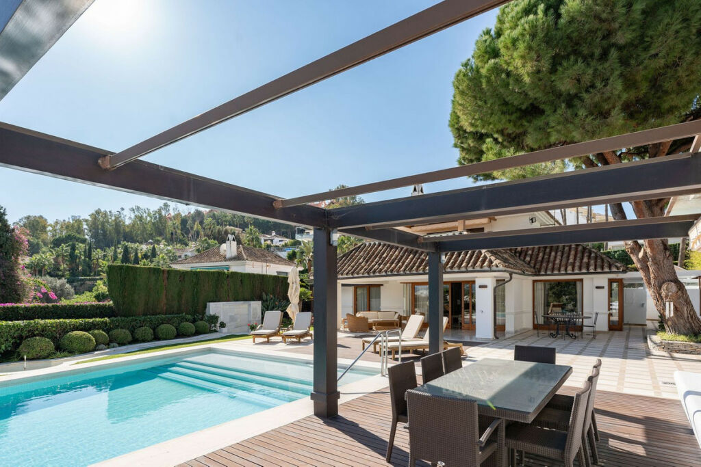 Detached Villa Nueva Andalucía Málaga - image 36