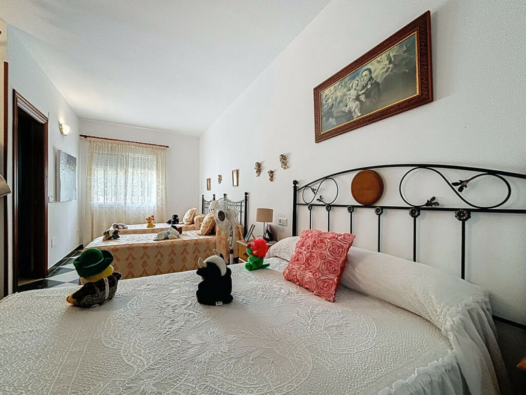 Detached Villa La Viñuela Málaga - image 36