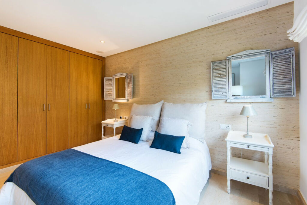 Townhouse Nagüeles Málaga - image 37