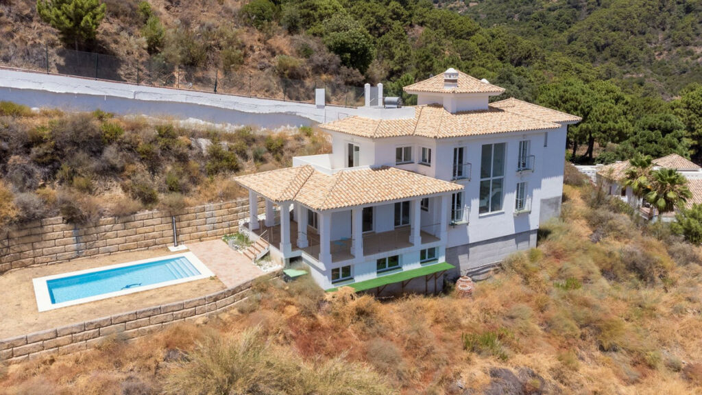 Detached Villa Benahavís Málaga - image 37