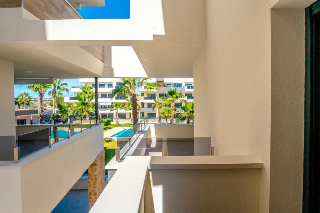 Middle Floor Apartment Los Altos Alicante - image 37