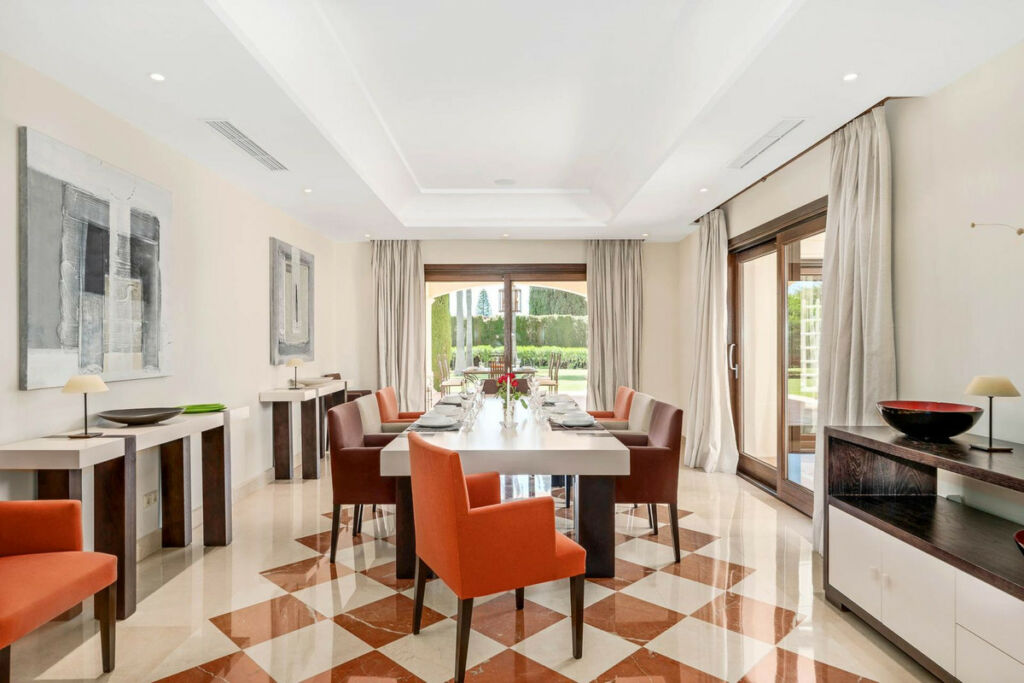 Detached Villa Sierra Blanca Málaga - image 37