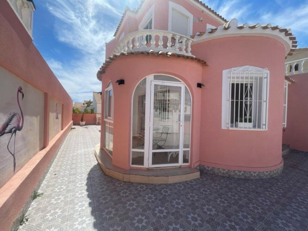 Detached Villa Playa Flamenca Alicante - image 2