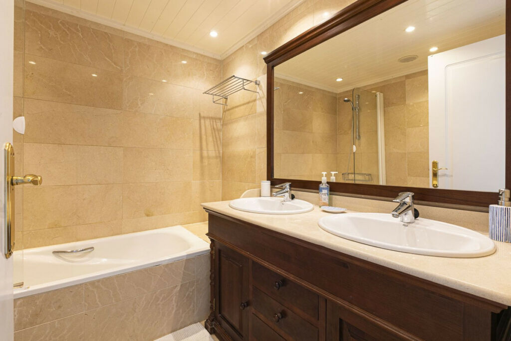 Townhouse Los Arqueros Málaga - image 37