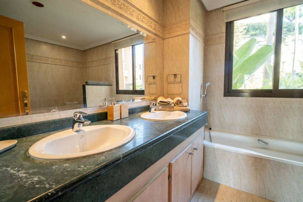 Ground Floor Apartment Benahavís Málaga - image 37