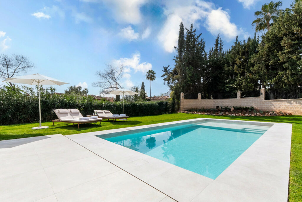 Detached Villa Nueva Andalucía Málaga - image 37